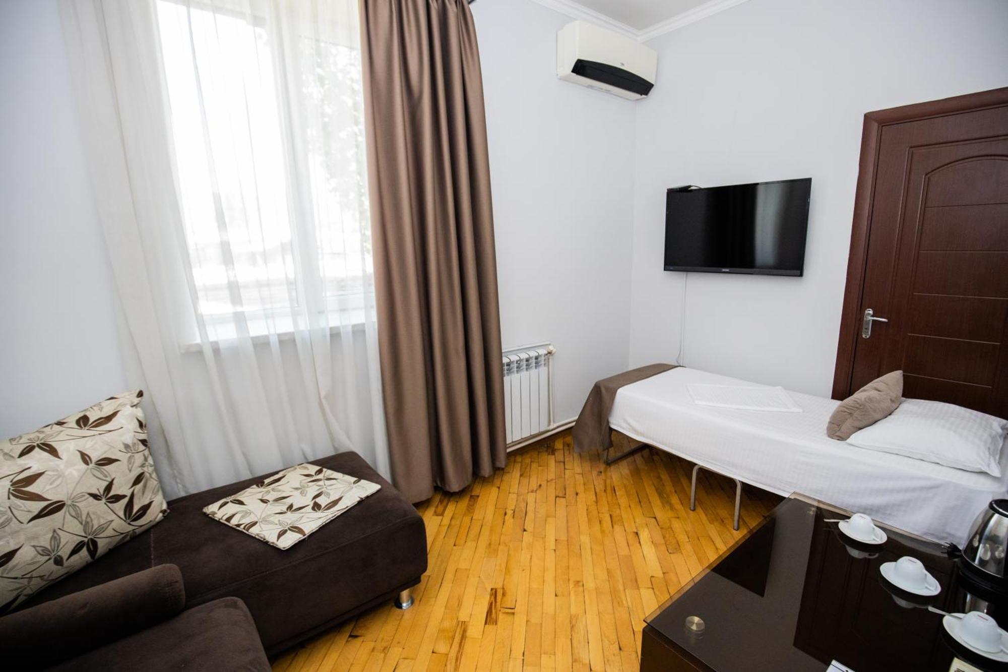 Yereone Hotel Apartment Ereván Exterior foto